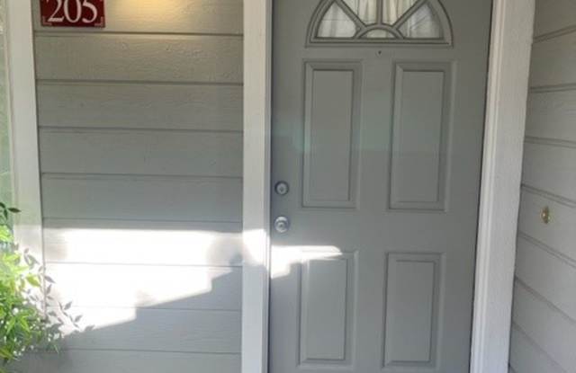 Spacious 2 bed 2bath condo available Early August - 7343 Hamden Place, Foothill Farms, CA 95842