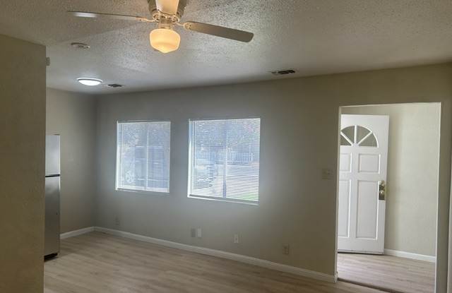 933 Kenwood Avenue - 1 Gallery 4