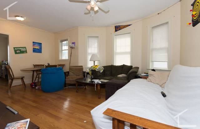 76 Brooks St #2B Boston MA 02135 photos photos