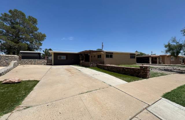 Northeast El Paso 4 Bed Refrig A/C! photos photos