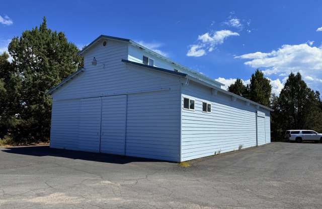 FOR RENT: Unfurnished Barndominium upstairs apartment, 1 bed, 1 bath with AC - Pet Friendly photos photos