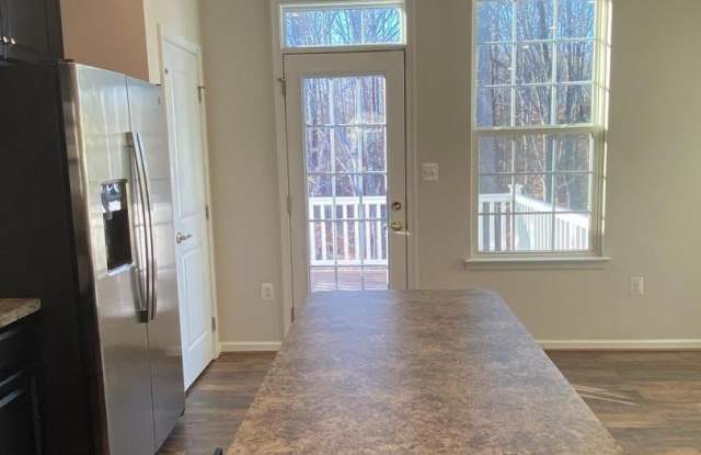 710 RIVER CREST Way Gallery 2
