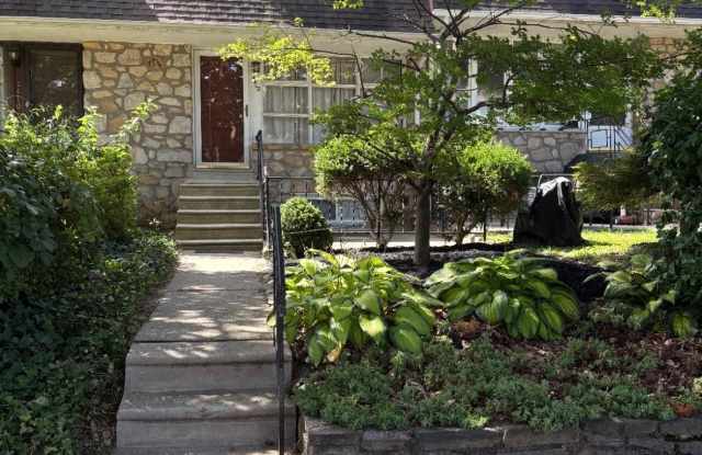 5412 VICARIS Street Gallery 1
