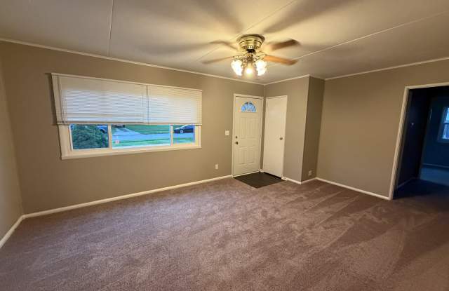 108 Holly Ln Gallery 2