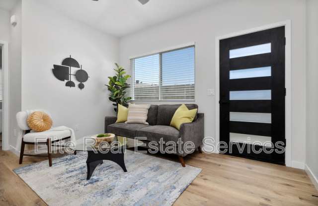 3315 Clairemont Mesa Boulevard - 2 photos photos