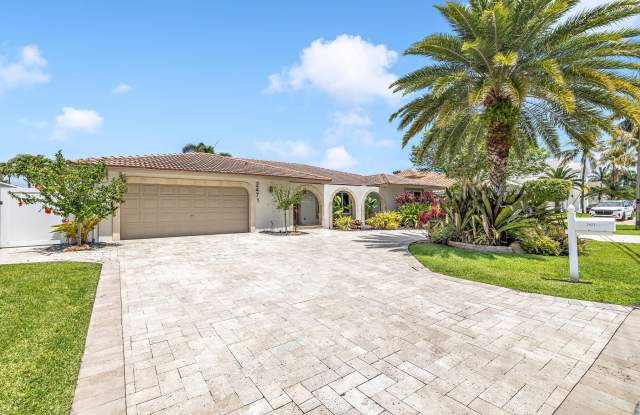 2471 NE 46th Street photos photos