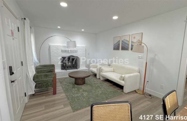 Remodeled 2 BD | 1.5 BA Home w/ Large Yard - Milwaukie Gallery 4