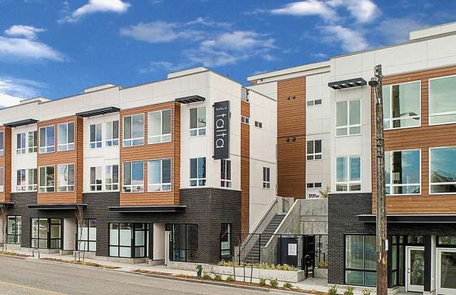 Ballard Townhouse 2bd/2ba, AC, Garage Parking Gallery 1