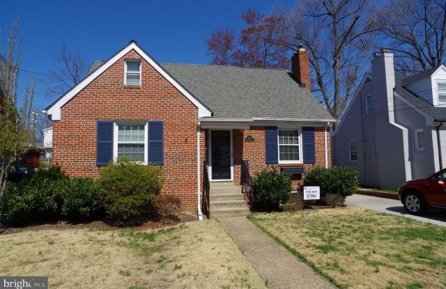 1713 OAKCREST DRIVE - 1713 Oakcrest Drive, Alexandria, VA 22302