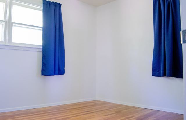 4 Bed, 2 bath on Military Hill! Gallery 4