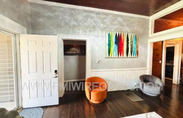 213 Orion Street Gallery 2