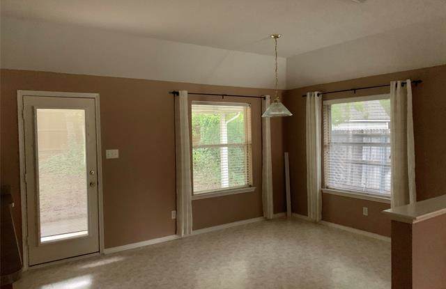 1004 Heberle Drive Gallery 2