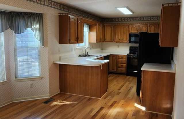 The comforts of home..Unfurnished and available for a 12 month lease Gallery 3