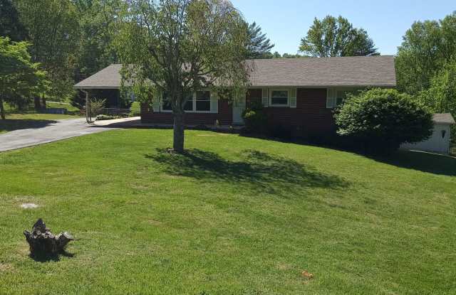 3 or 4 Bedroom / 2 Bath Home   Kingsport TN photos photos