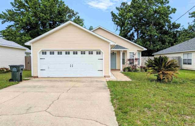 2466 Redoubt Ave - 2466 Redoubt Avenue, Warrington, FL 32507