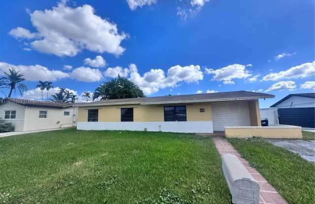 2715 SW 119th Ct photos photos