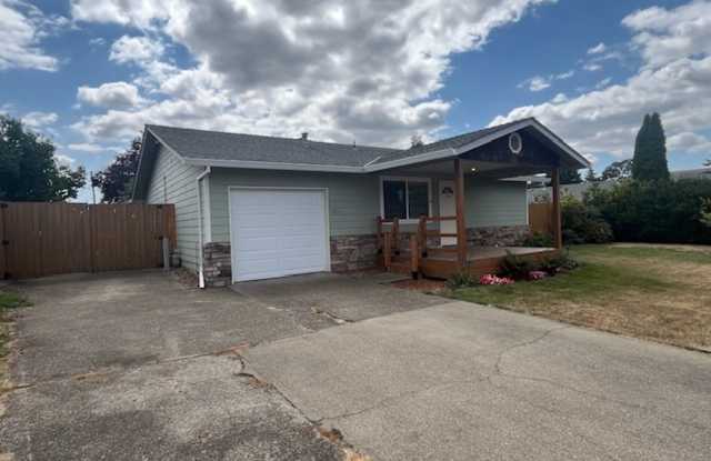 3 Bedroom 2 Bath Newberg OR - 1904 Oak Drive, Newberg, OR 97132
