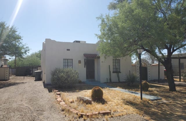 2531 N Orchard Ave - 2531 North Orchard Avenue, Tucson, AZ 85712