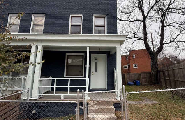 Cozy 2-Bedroom Townhome for Rent – Lincoln-Larimer, Pittsburgh, PA - 6511 Clifford Street, Pittsburgh, PA 15206