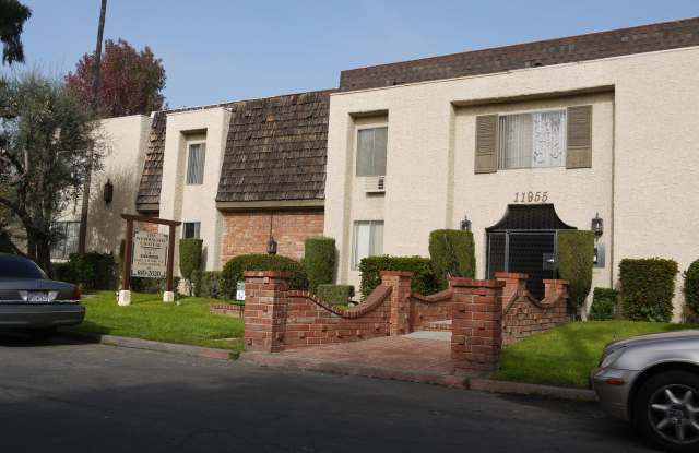 11955 Weddington St photos photos