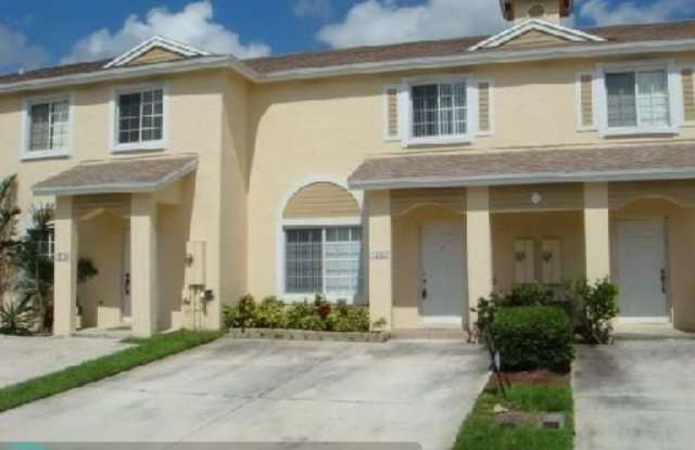 1443 SW 48th Ter photos photos