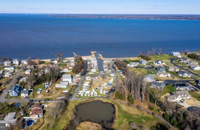 6338 RIVERVIEW Drive Gallery 3