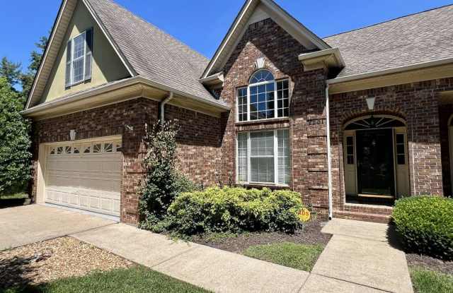 3BR 2.5BA + Bonus Executive Townhome Near MTSU, FREE Lawn Care! photos photos