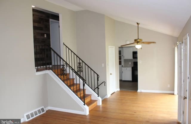608 WHITMAN Street Gallery 3