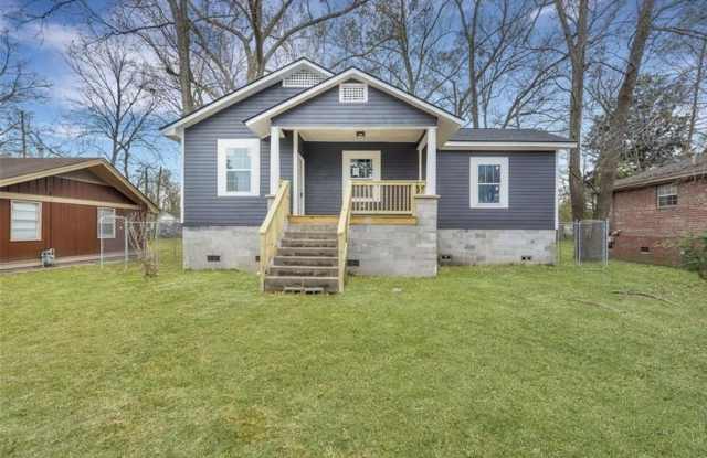 Live Near It All! 3 Bedroom Home in Midtown Savannah photos photos