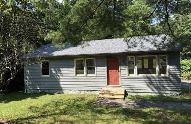 110 Logtown Road Gallery 1