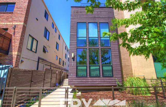 Spacious Duplex in the Heart of Downtown photos photos