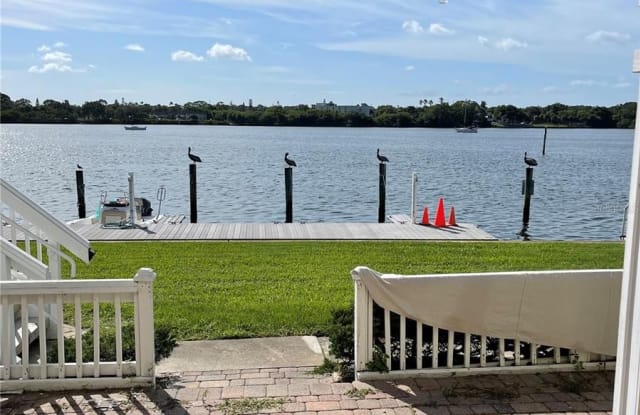 117 POMPANO DRIVE SE - 117 Pompano Drive Southeast, St. Petersburg, FL 33705