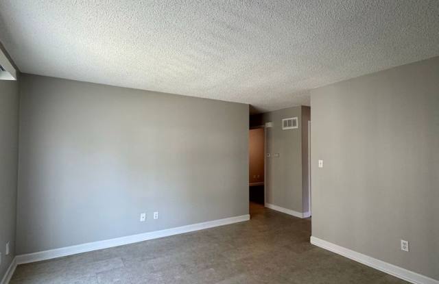 2 Bed Duplex with Bonus Room & Garage Gallery 4