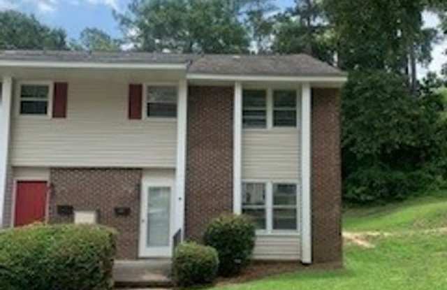 Winding Creek Townhouse (RC) - 579 Winding Creek Road, Fayetteville, NC 28305