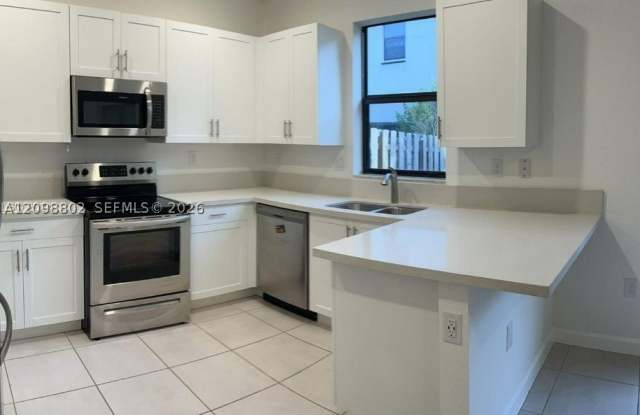 399 NE 211th Ter Gallery 2