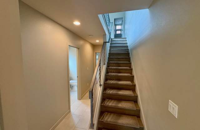 Ballard Townhome Gallery 4