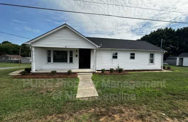 1101 Woodlawn St - 1101 Woodlawn Street, Kannapolis, NC 28083