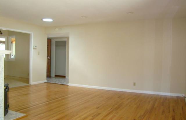 Single Family House, Storage space, 4-Bedroom, bonus room Gallery 4