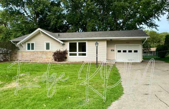 Beautiful 4 bedroom house with stunning backyard! - 3311 Pridemore Drive, Cedar Falls, IA 50613