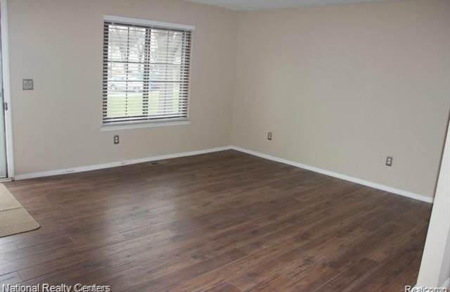 8412 HICKORY Drive Gallery 4