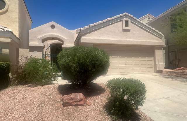 AHWATUKEE GATED, REMODELED SINGLE LEVEL 2 BEDROOM HOME - 1132 East Silverwood Drive, Phoenix, AZ 85048
