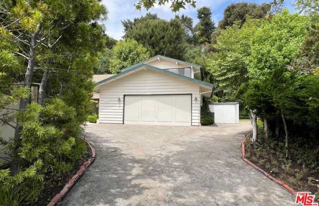 2325 Banyan Dr photos photos