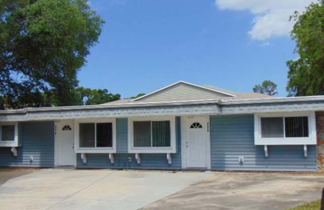 2 BR/1BA Victoria Park Duplex, Bright  Open Floor Plan in Largo, FL photos photos