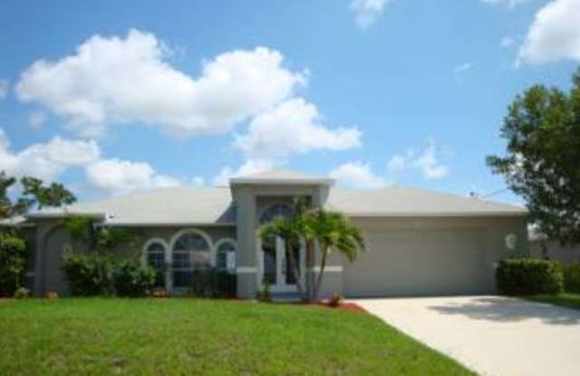3BR/2BA Single Family House Available photos photos