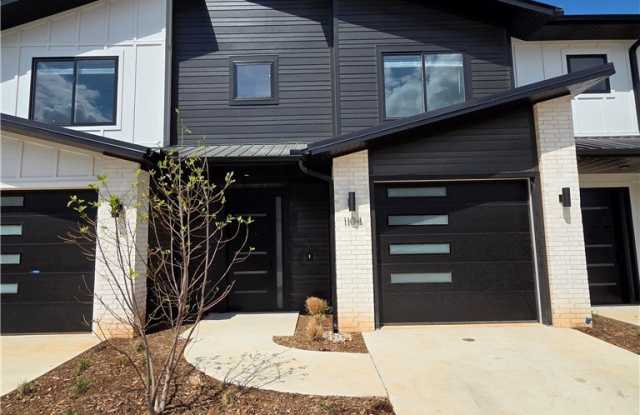 1104 Emilia Avenue photos photos