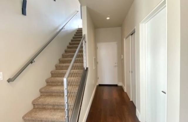 2BD/2 Bath unit MidTown Townhome Gallery 3