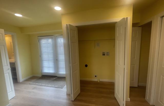 316 F St South East Gallery 3
