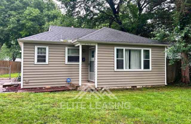 Charming 2 Bedroom Home | Large Yard | Move-In Ready photos photos