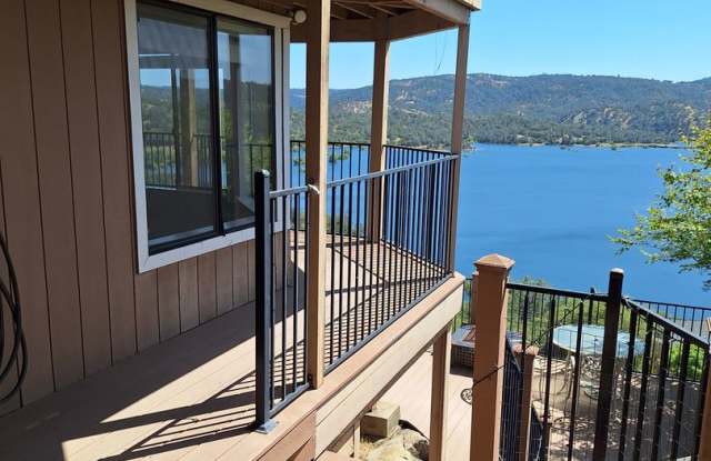 Lake view one of a kind ground level flat 1 bed 1 bath!! - 9802 Hudson Court, Placer County, CA 95650