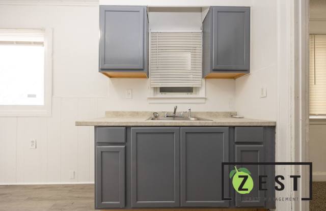 Beautiful 3 BED 1 BATH! - 8250 Rosemont Avenue, Detroit, MI 48228